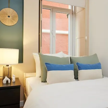 Апартаменты Charming 2br Ac In Center - Santur D1