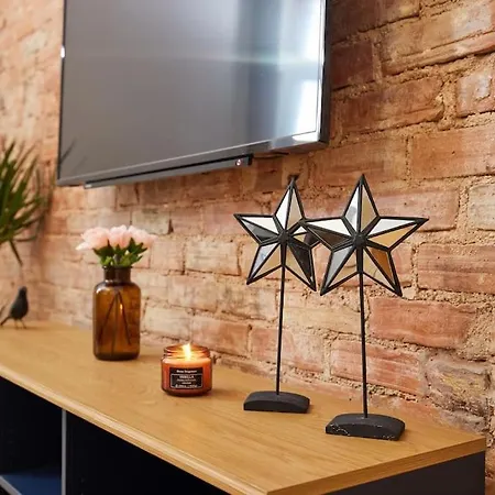 Charming 2br Ac In Center - Santur D1 *