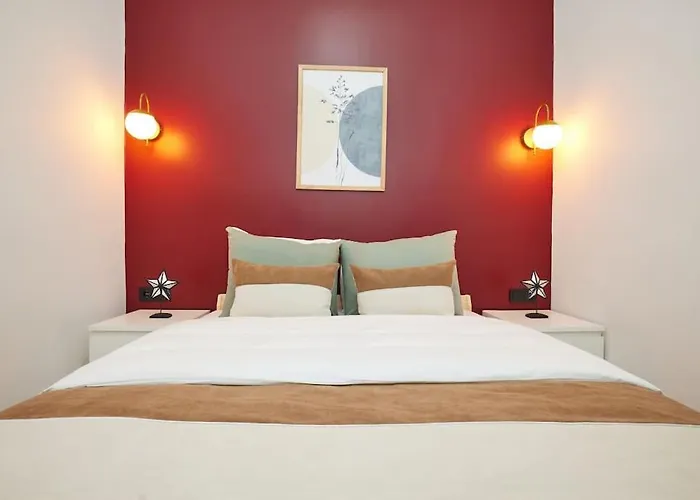 Charming 2br Ac In Center - Santur D1